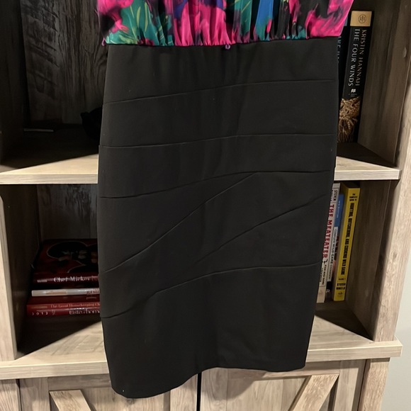 Floral Bodycon Dress - Picture 3 of 5